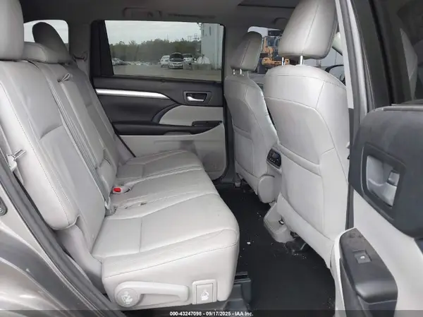 5TDJKRFH5GS303167 2016 TOYOTA HIGHLANDER - Image 8