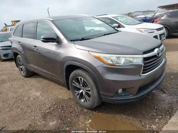 5TDJKRFH5GS303427 2016 TOYOTA HIGHLANDER - Image 1