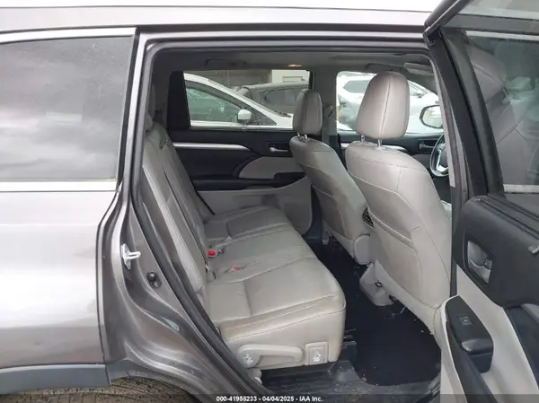 5TDJKRFH5GS303427 2016 TOYOTA HIGHLANDER - Image 8
