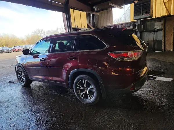 5TDJKRFH5GS306702 2016 TOYOTA HIGHLANDER - Image 2