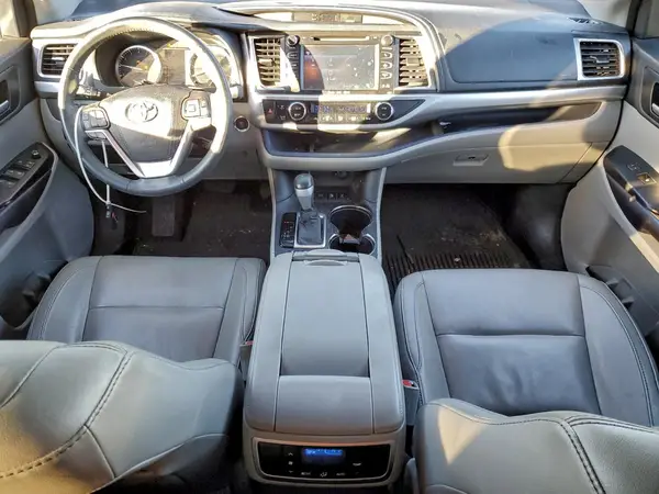 5TDJKRFH5GS315349 2016 TOYOTA HIGHLANDER - Image 8