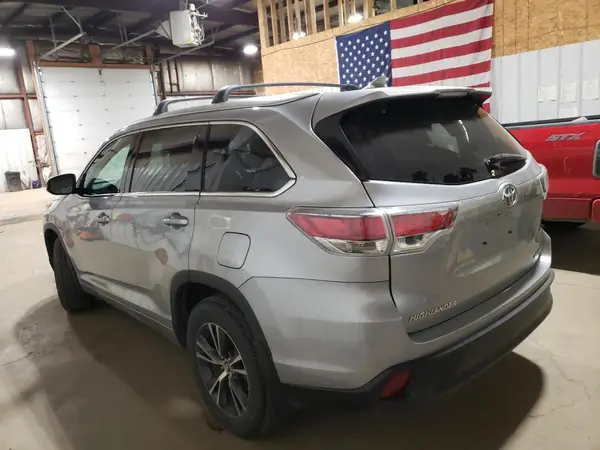 5TDJKRFH5GS319062 2016 TOYOTA HIGHLANDER - Image 2