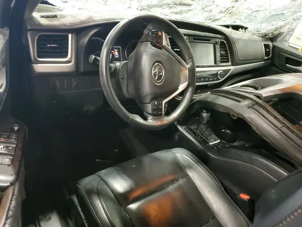 5TDJKRFH5GS321314 2016 TOYOTA HIGHLANDER - Image 8