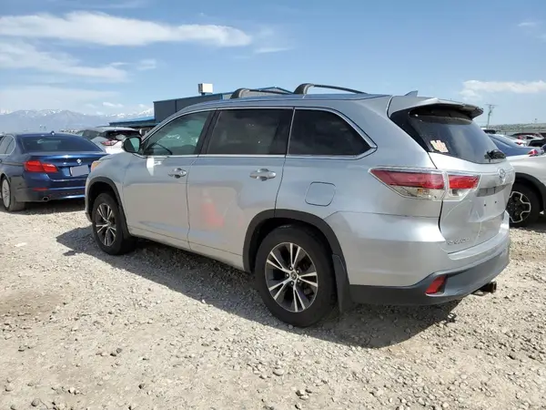 5TDJKRFH5GS323032 2016 TOYOTA HIGHLANDER - Image 2