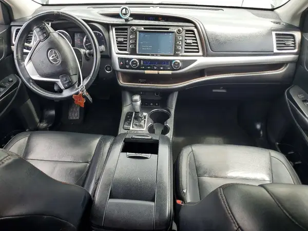 5TDJKRFH5GS327582 2016 TOYOTA HIGHLANDER - Image 8