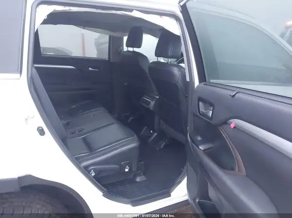5TDJKRFH5GS330529 2016 TOYOTA HIGHLANDER - Image 8