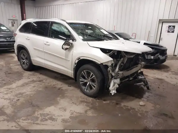 5TDJKRFH5GS341613 2016 TOYOTA HIGHLANDER - Image 1