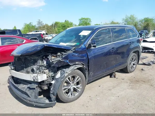 5TDJKRFH5GS347055 2016 TOYOTA HIGHLANDER - Image 2