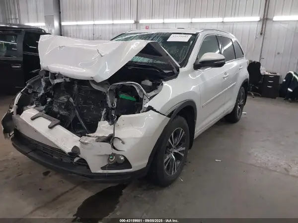 5TDJKRFH5GS349128 2016 TOYOTA HIGHLANDER - Image 2