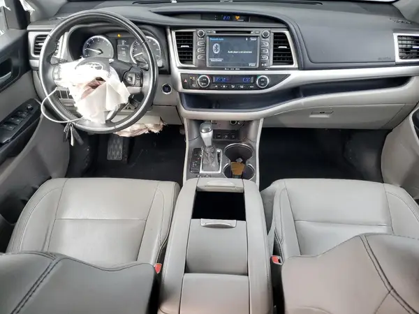 5TDJKRFH5GS352420 2016 TOYOTA HIGHLANDER - Image 8
