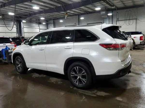 5TDJKRFH5GS352739 2016 TOYOTA HIGHLANDER - Image 2