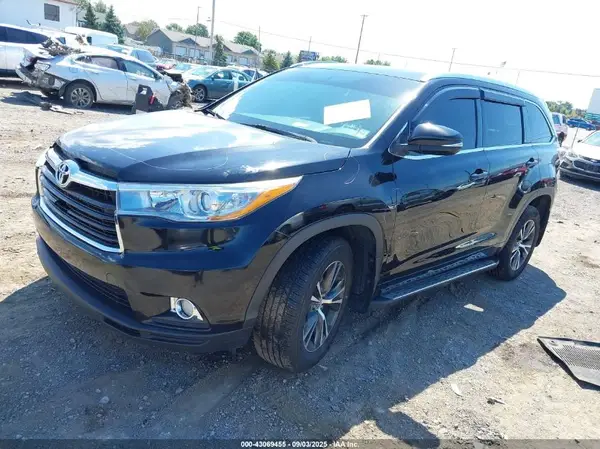5TDJKRFH5GS356144 2016 TOYOTA HIGHLANDER - Image 2