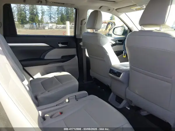 5TDJKRFH5GS356340 2016 TOYOTA HIGHLANDER - Image 8