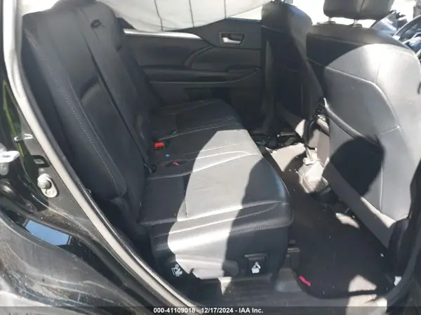 5TDJKRFH5GS500856 2016 TOYOTA HIGHLANDER - Image 8