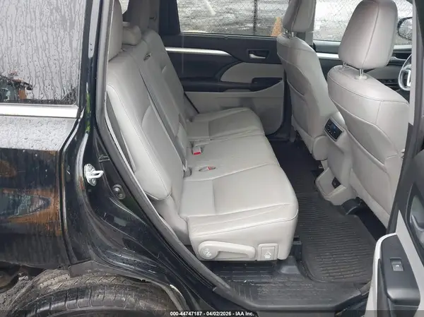 5TDJKRFH5GS501361 2016 TOYOTA HIGHLANDER - Image 8