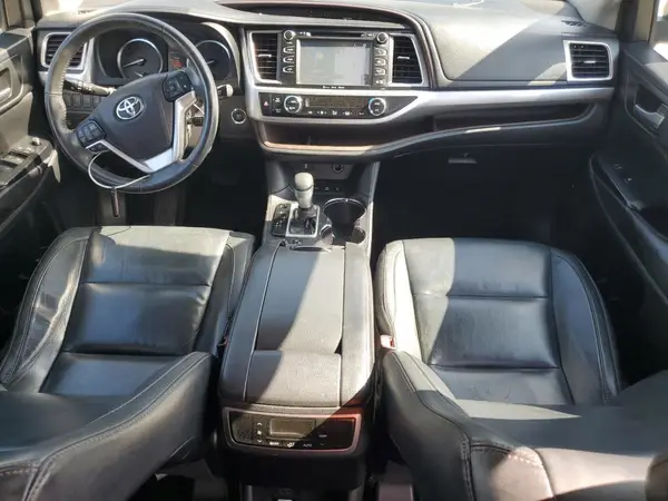 5TDJKRFH5GS504115 2016 TOYOTA HIGHLANDER - Image 8