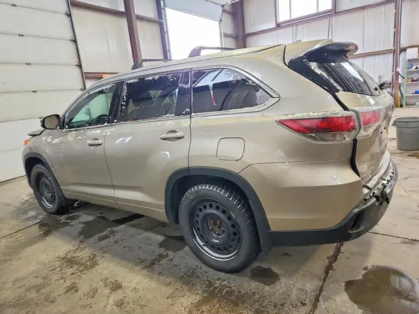 5TDJKRFH5GS505619 2016 TOYOTA HIGHLANDER - Image 2