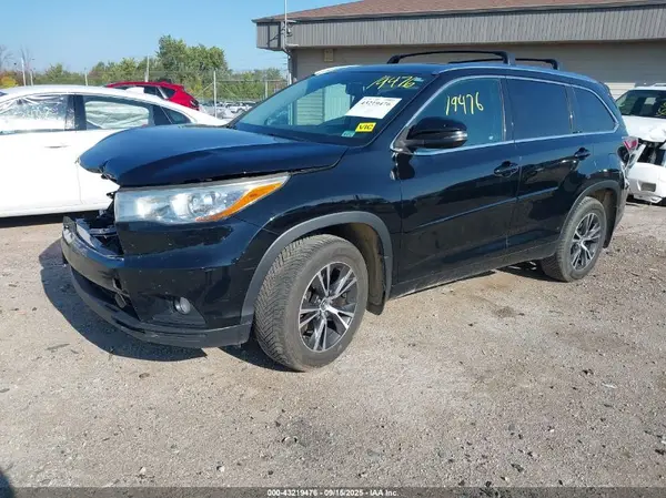 5TDJKRFH6GS226051 2016 TOYOTA HIGHLANDER - Image 2