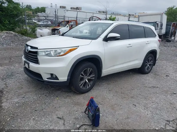 5TDJKRFH6GS228589 2016 TOYOTA HIGHLANDER - Image 2