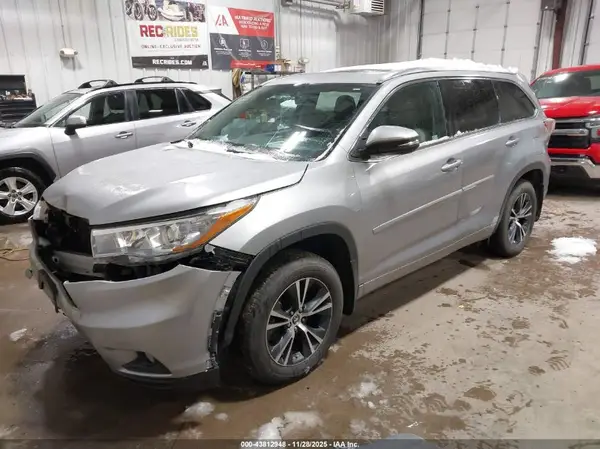 5TDJKRFH6GS238040 2016 TOYOTA HIGHLANDER - Image 2