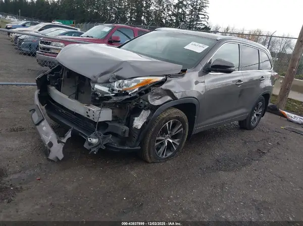 5TDJKRFH6GS241696 2016 TOYOTA HIGHLANDER - Image 2