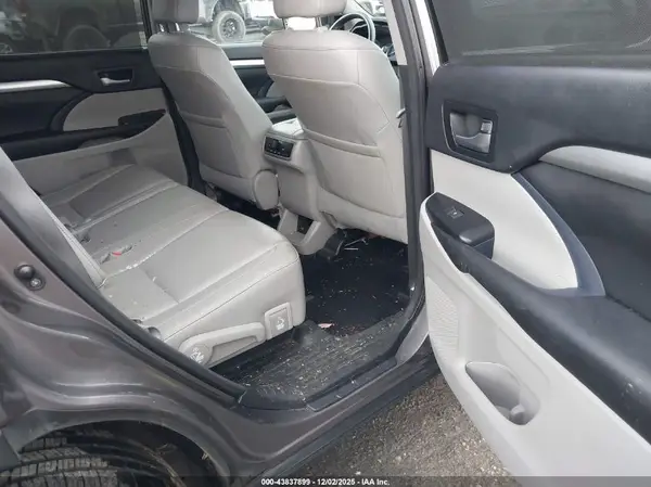 5TDJKRFH6GS241696 2016 TOYOTA HIGHLANDER - Image 8