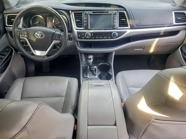 5TDJKRFH6GS242184 2016 TOYOTA HIGHLANDER - Image 8