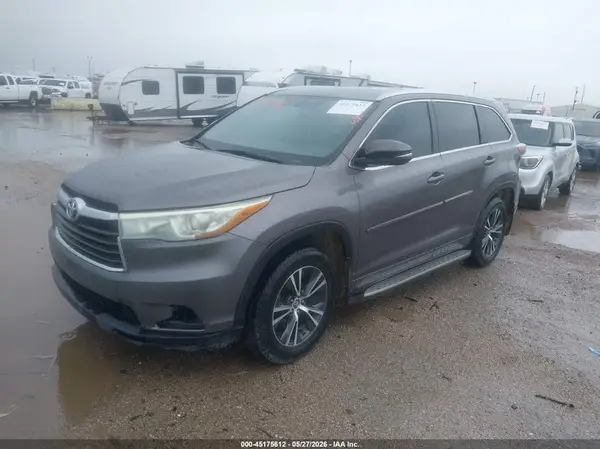 5TDJKRFH6GS242587 2016 TOYOTA HIGHLANDER - Image 2