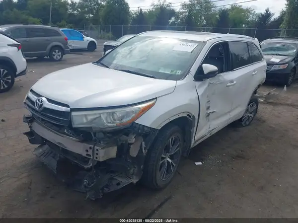 5TDJKRFH6GS248583 2016 TOYOTA HIGHLANDER - Image 2