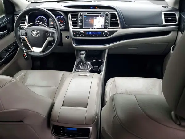 5TDJKRFH6GS252617 2016 TOYOTA HIGHLANDER - Image 8