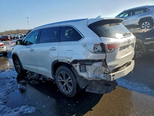 5TDJKRFH6GS258532 2016 TOYOTA HIGHLANDER - Image 2