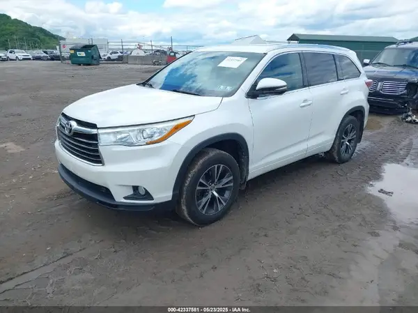 5TDJKRFH6GS260362 2016 TOYOTA HIGHLANDER - Image 2