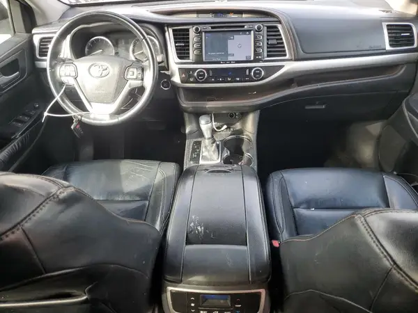 5TDJKRFH6GS261883 2016 TOYOTA HIGHLANDER - Image 8