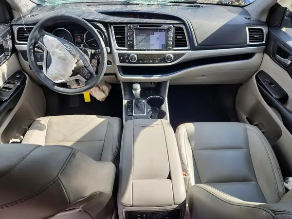 5TDJKRFH6GS261981 2016 TOYOTA HIGHLANDER - Image 8