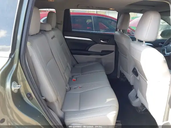 5TDJKRFH6GS263522 2016 TOYOTA HIGHLANDER - Image 8