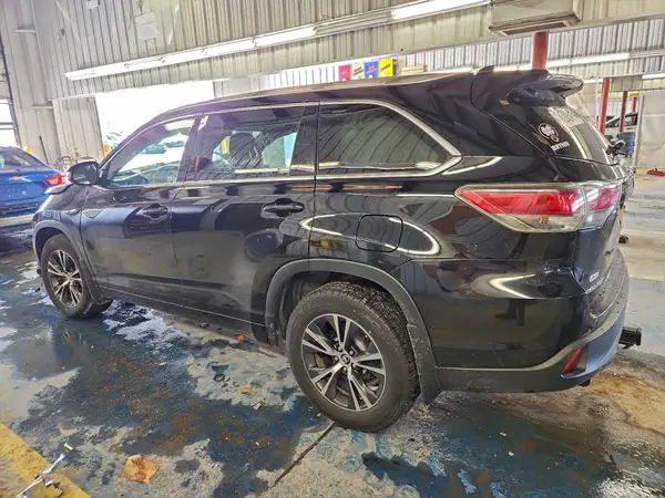5TDJKRFH6GS269515 2016 TOYOTA HIGHLANDER - Image 2