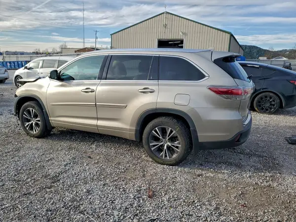 5TDJKRFH6GS276285 2016 TOYOTA HIGHLANDER - Image 2
