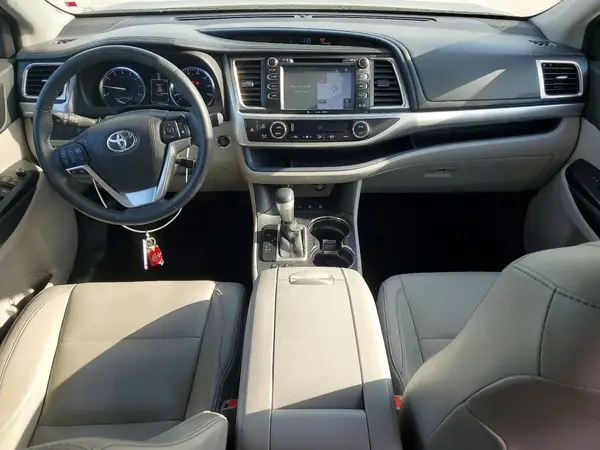 5TDJKRFH6GS276836 2016 TOYOTA HIGHLANDER - Image 8