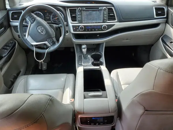 5TDJKRFH6GS278425 2016 TOYOTA HIGHLANDER - Image 8
