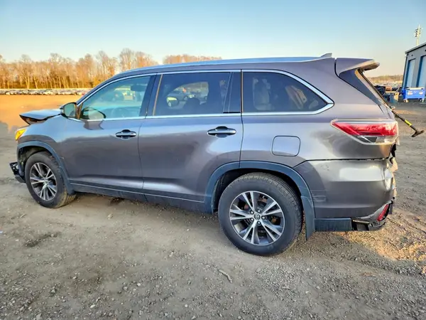 5TDJKRFH6GS283379 2016 TOYOTA HIGHLANDER - Image 2