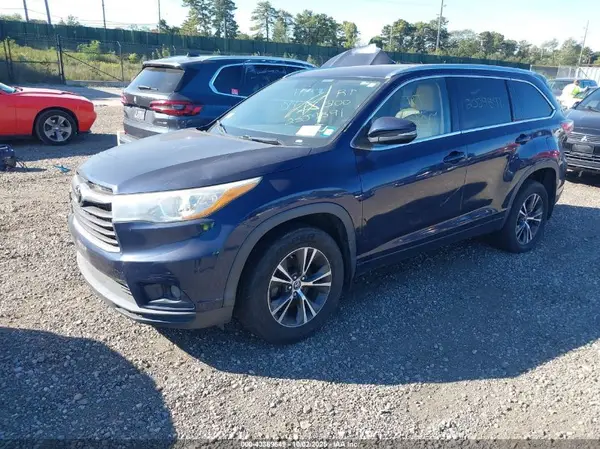 5TDJKRFH6GS284208 2016 TOYOTA HIGHLANDER - Image 2