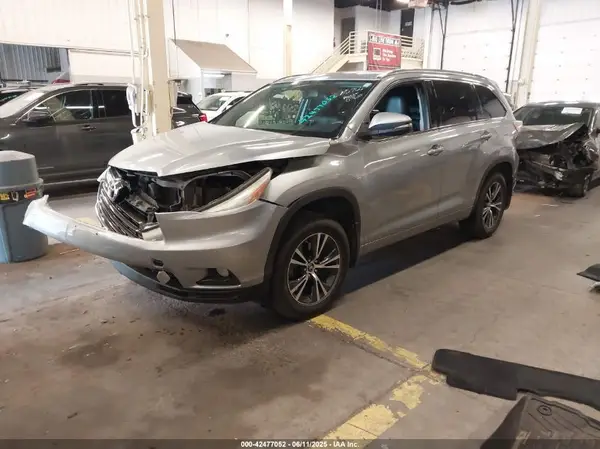 5TDJKRFH6GS286735 2016 TOYOTA HIGHLANDER - Image 2