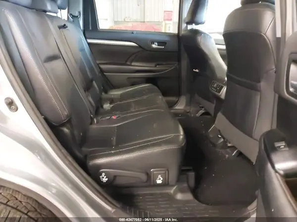 5TDJKRFH6GS286735 2016 TOYOTA HIGHLANDER - Image 8