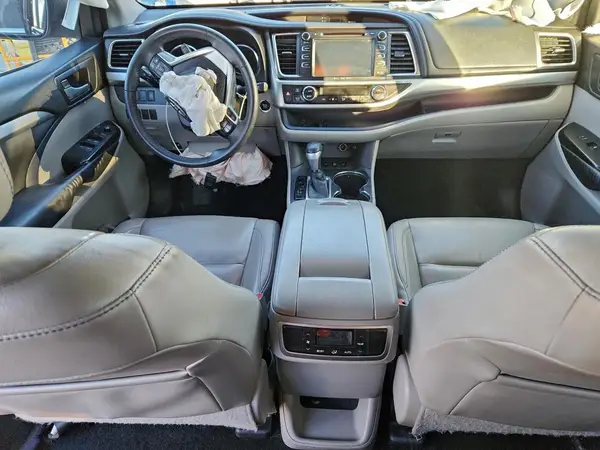 5TDJKRFH6GS293958 2016 TOYOTA HIGHLANDER - Image 8