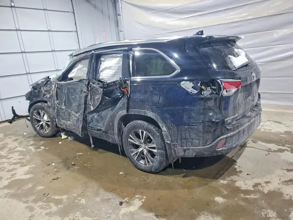 5TDJKRFH6GS300777 2016 TOYOTA HIGHLANDER - Image 2