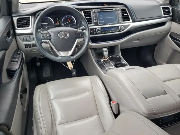 5TDJKRFH6GS301671 2016 TOYOTA HIGHLANDER - Image 8