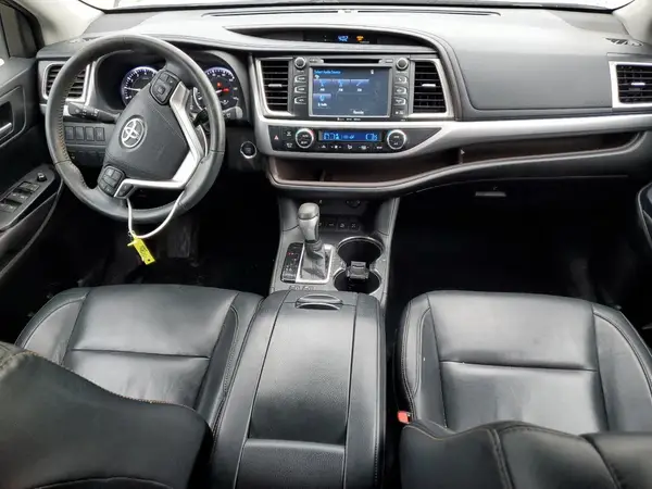 5TDJKRFH6GS301962 2016 TOYOTA HIGHLANDER - Image 8