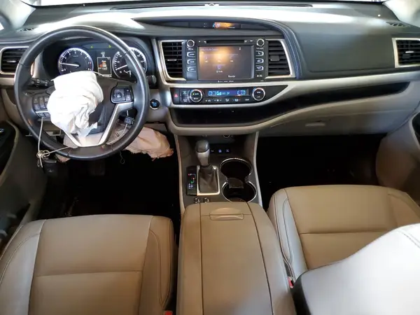 5TDJKRFH6GS302805 2016 TOYOTA HIGHLANDER - Image 8