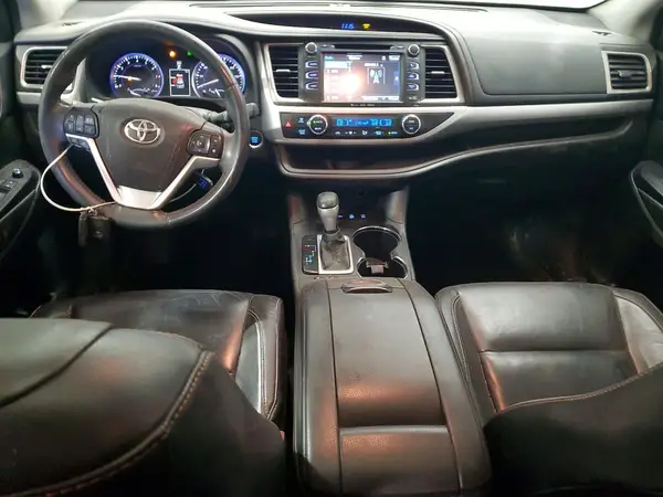 5TDJKRFH6GS329695 2016 TOYOTA HIGHLANDER - Image 8