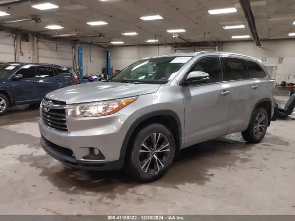 5TDJKRFH6GS334525 2016 TOYOTA HIGHLANDER - Image 2